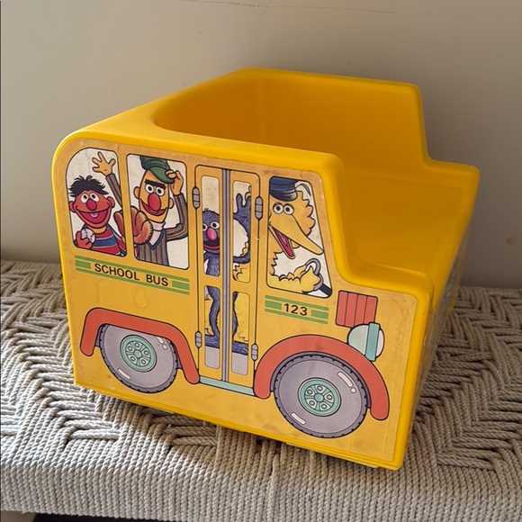 Vintage Sesame Street School Bus Yellow Booster Seat Cookie Monster Big Bird - Picture 1 of 9
